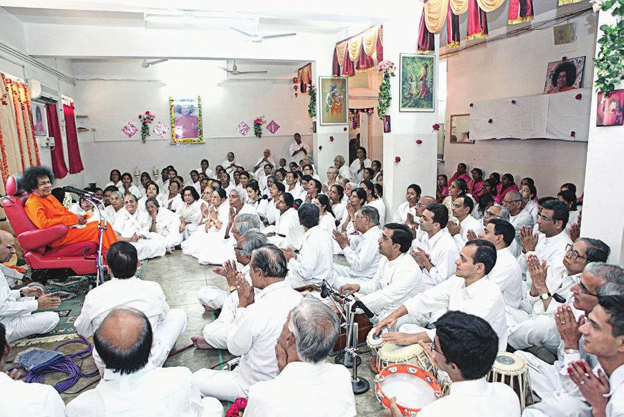 Swami’s visit to SSSGH Prasanthi Nilayam