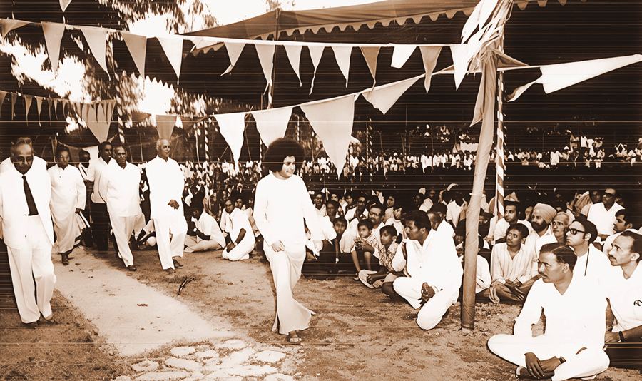 Inauguration of SSSGH, Whitefield - 1976