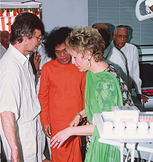 Swami inaugutating the Dental Dept. of SSSGH, Whitefield