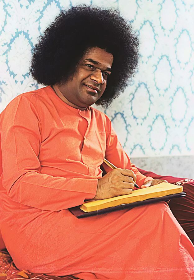 Photograph — Divine Discourses by Bhagawan Sri Sathya Sai Baba on Health & Healthcare
