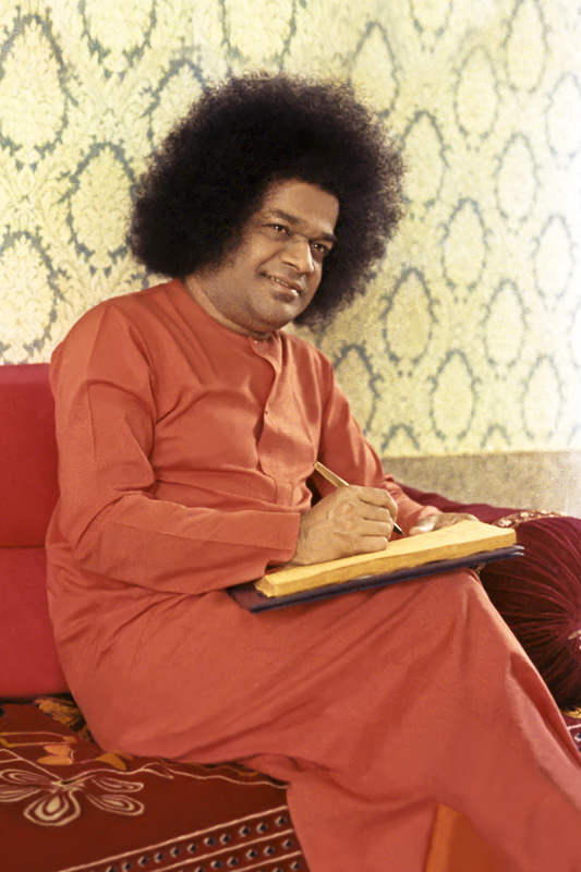 Bhagavan Sri Sathya Sai Baba writing