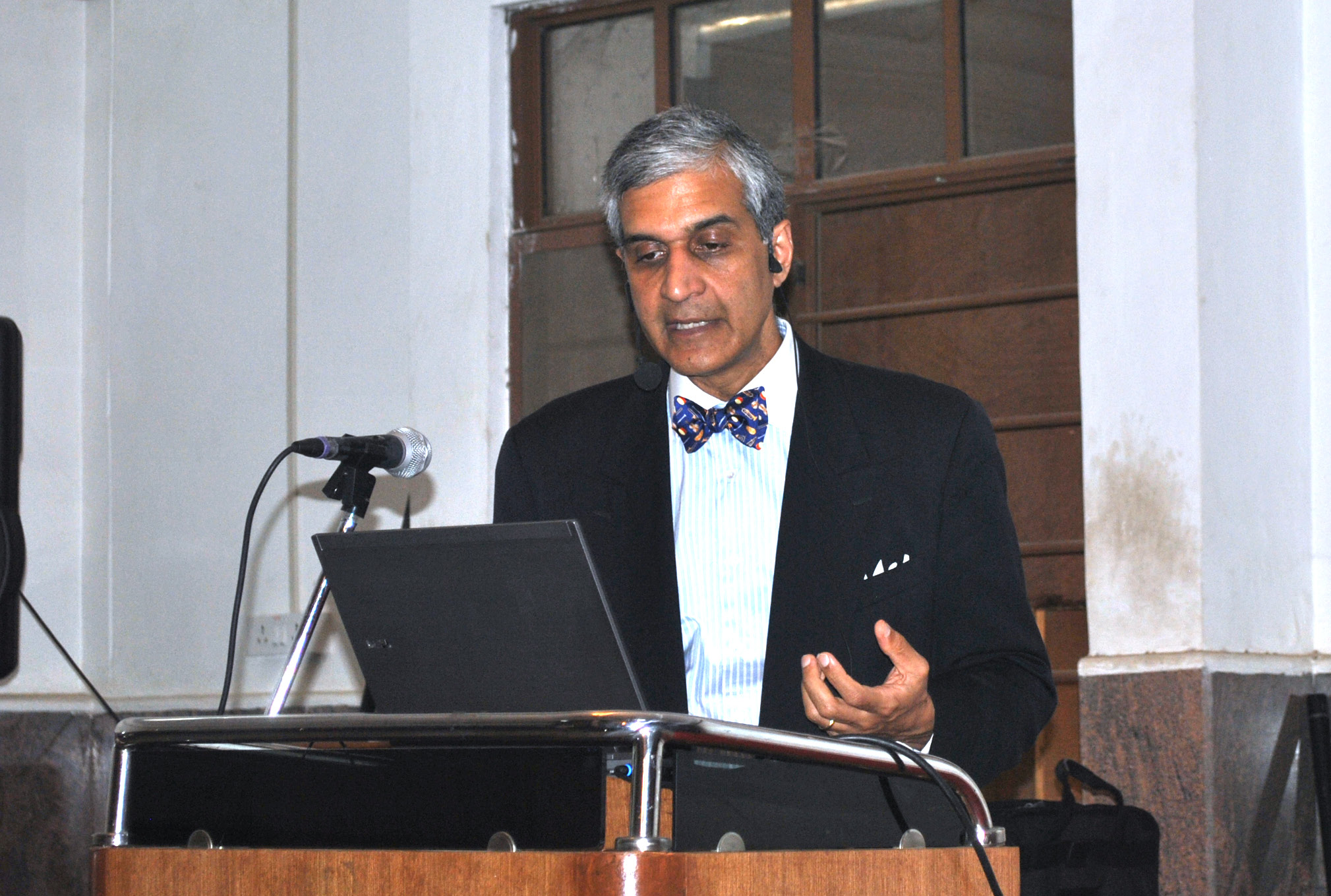 Dr. Anil Nanda, Chairman, · Neurosciences, Louisiana State University · School of Medicine, gave a guest lecture in · the month of December 2012.
