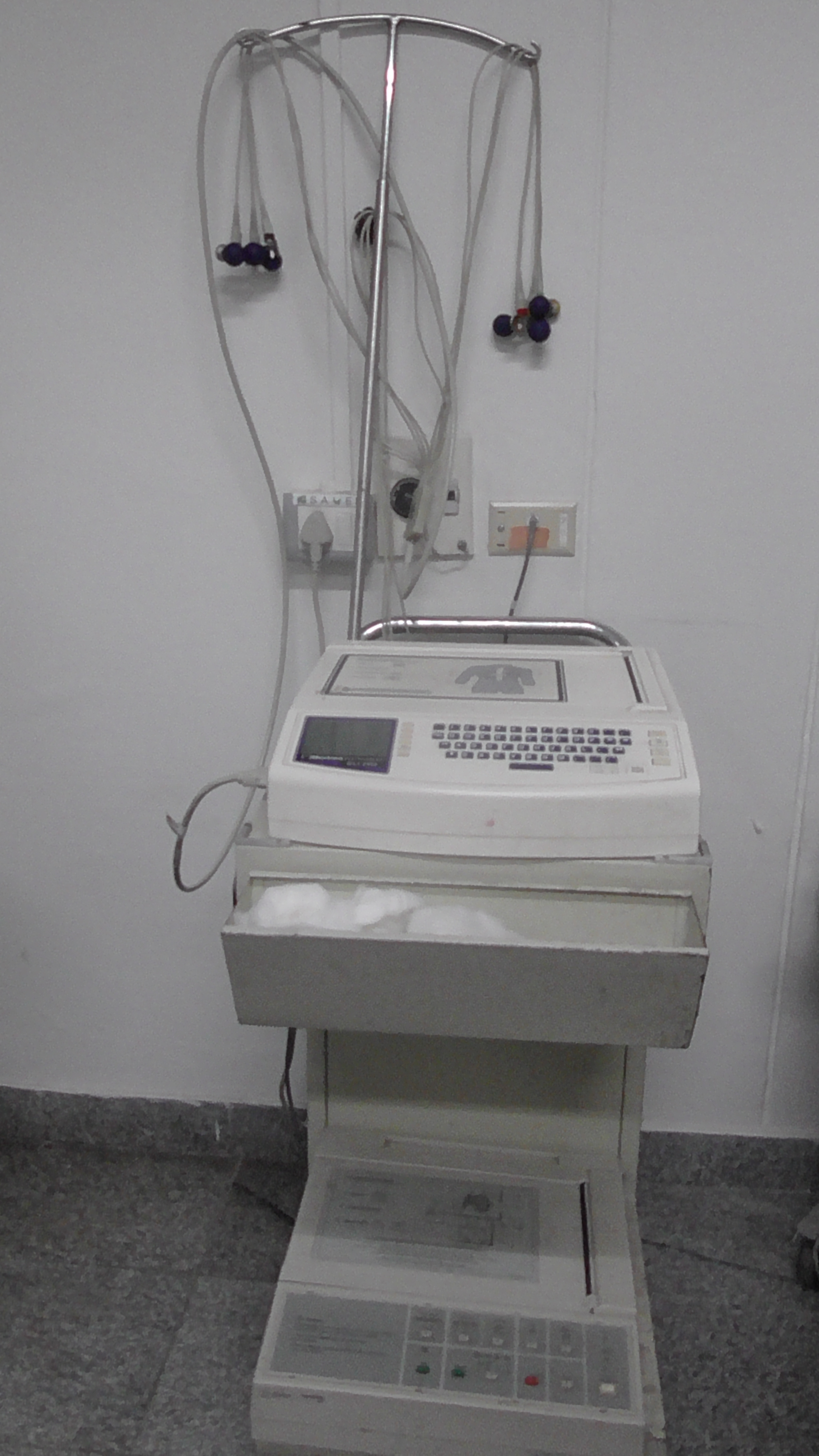 HP 100 ECG