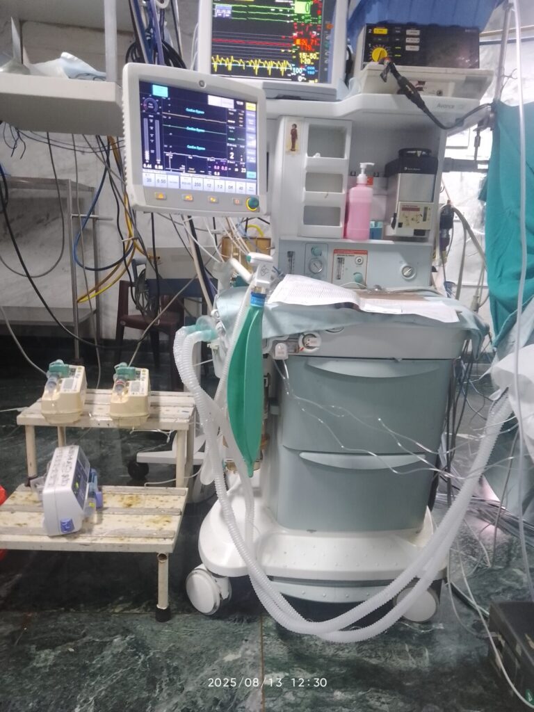 GE Avance CS2 anaesthesia machine in a cardiac surgery theatre
