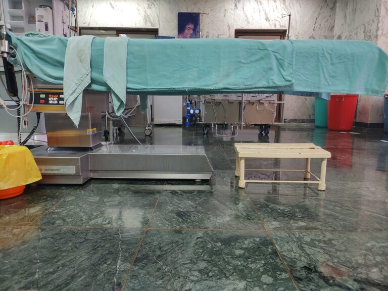 Schaerer Axis operating table in a cardiac surgery theatre
